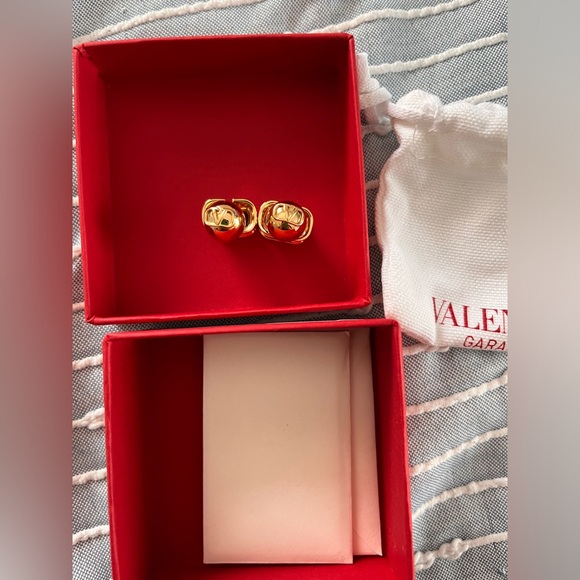 NWOT Valentino Gold VLogo Studs!! - Picture 4 of 6